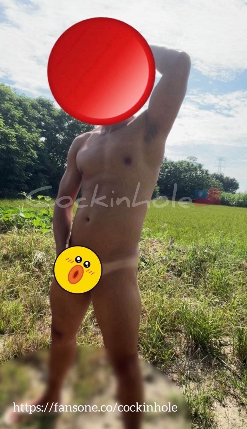 久違的野外裸尻噴射濃精