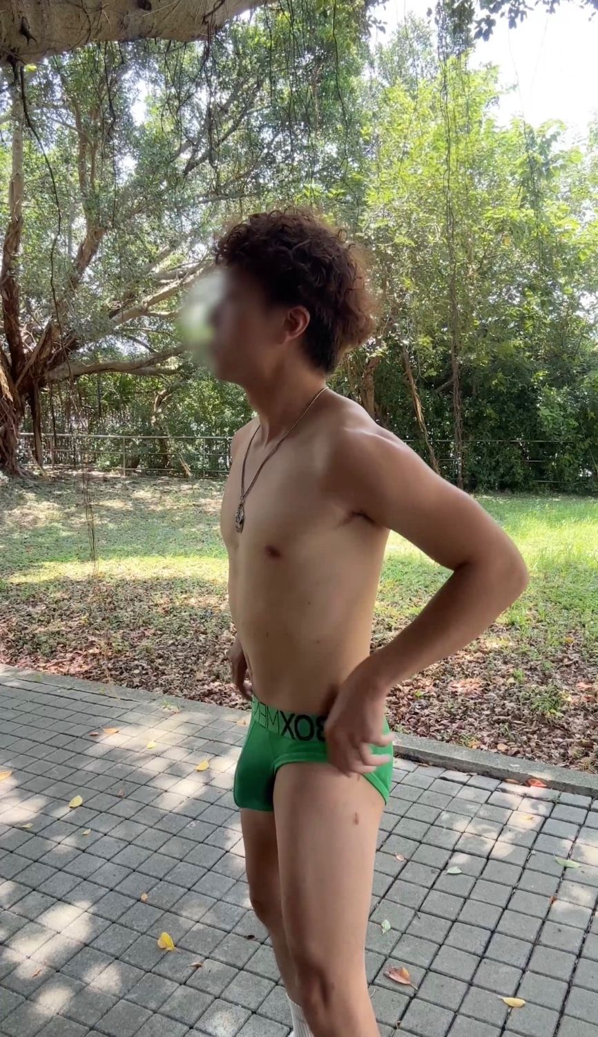 好天氣在公園播種🍆💦