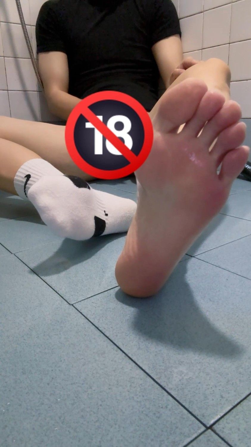 自撸秀脚