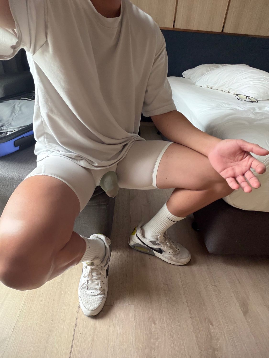 Just a horny guy on my own😏