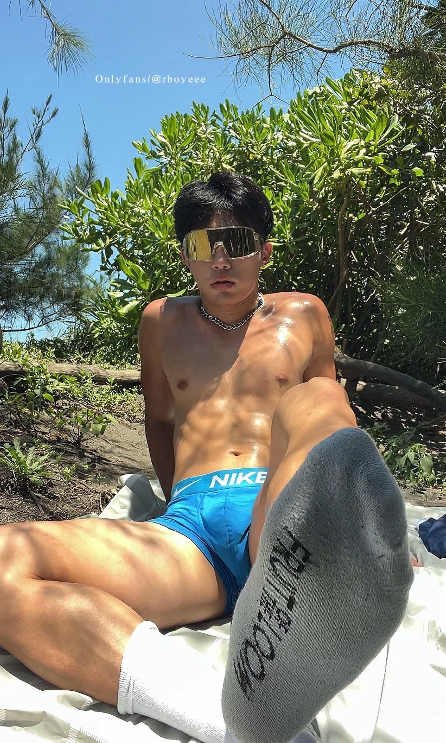 仲夏海灘 Nude Sunbathing Record