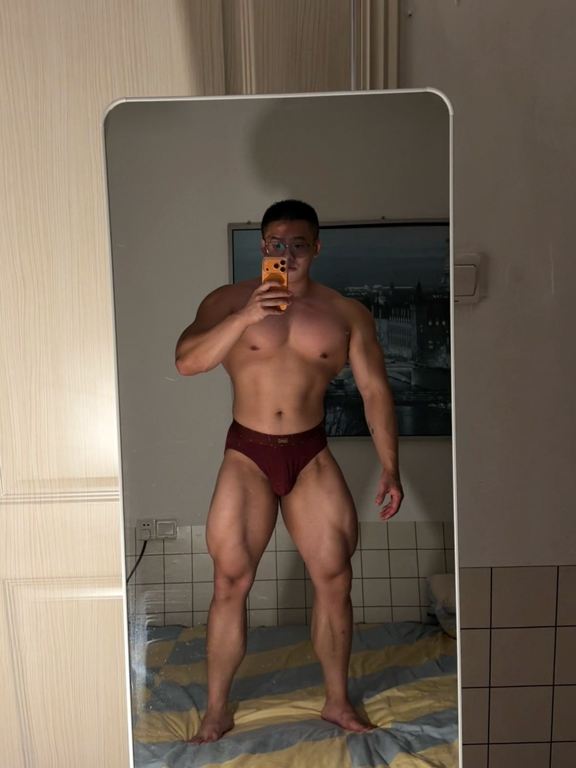 Muscle woship