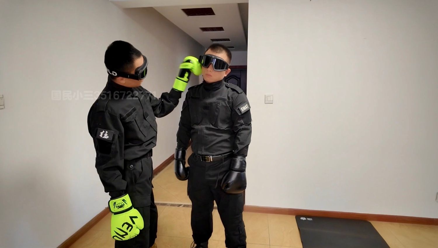 隱形人現正身和我對打🥊