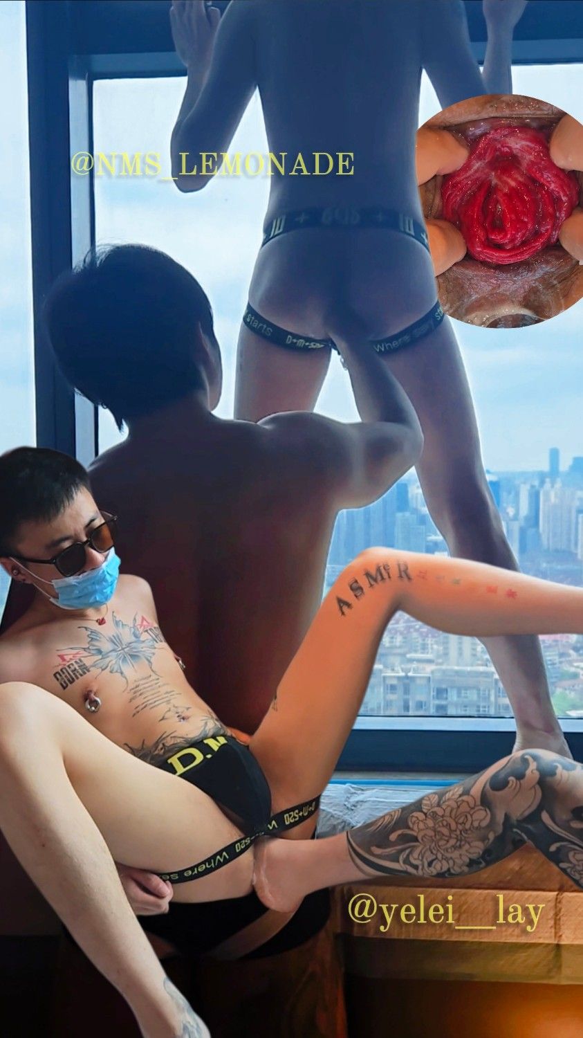 被花腿肌肉男拳打腳踢fisting by tattoo muscle guy