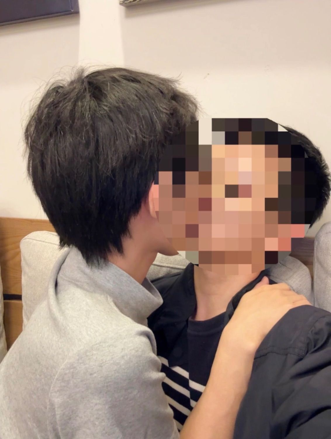 037:在家厅让乖乖男高帮我舔大鸡吧,深喉到口水拉丝