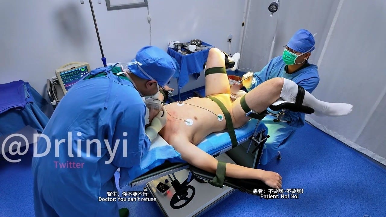 25岁小哥因下体不适被医生诱骗进手术室（35分钟）系列二