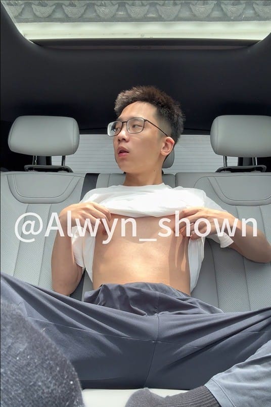 停满车的停车场，直接打开车门下去玩#户外 #车