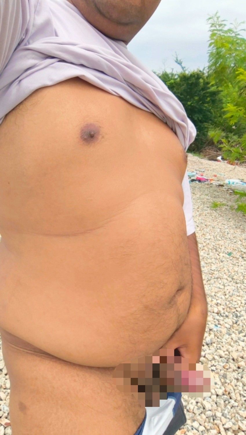 I want to lick a fat kid's cum.🤤💦
