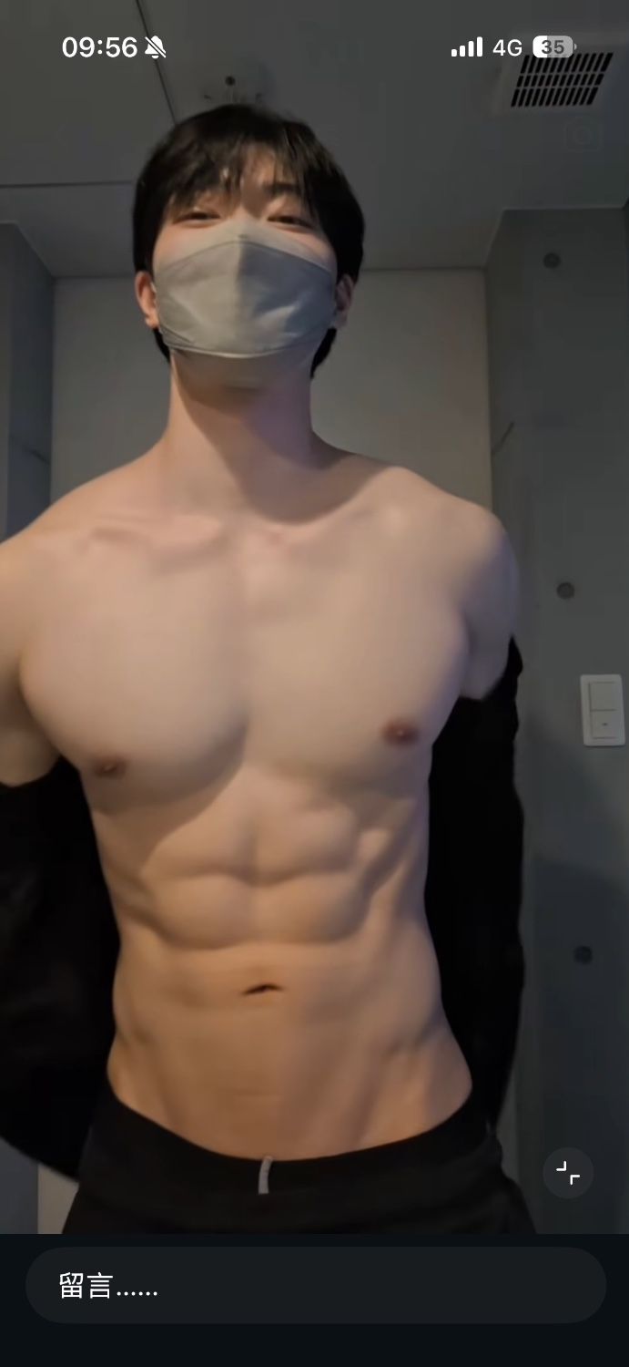 色色的小奶狗