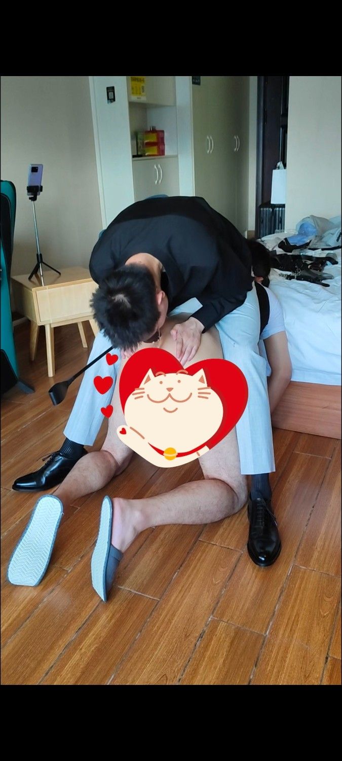 正装带锁伪主调教干烂高壮狗