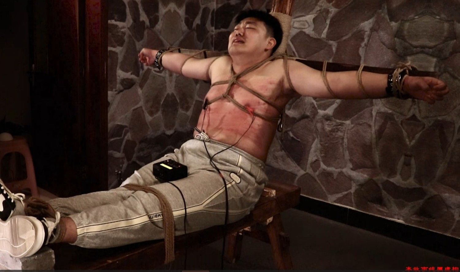 赌王虐脚TK