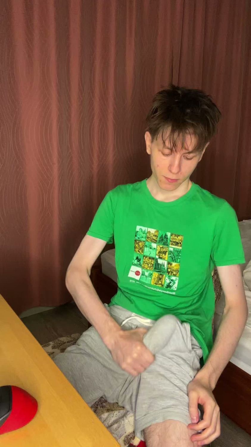 幹，真的太大了！看著我的23cm巨根一點點脹大到極限